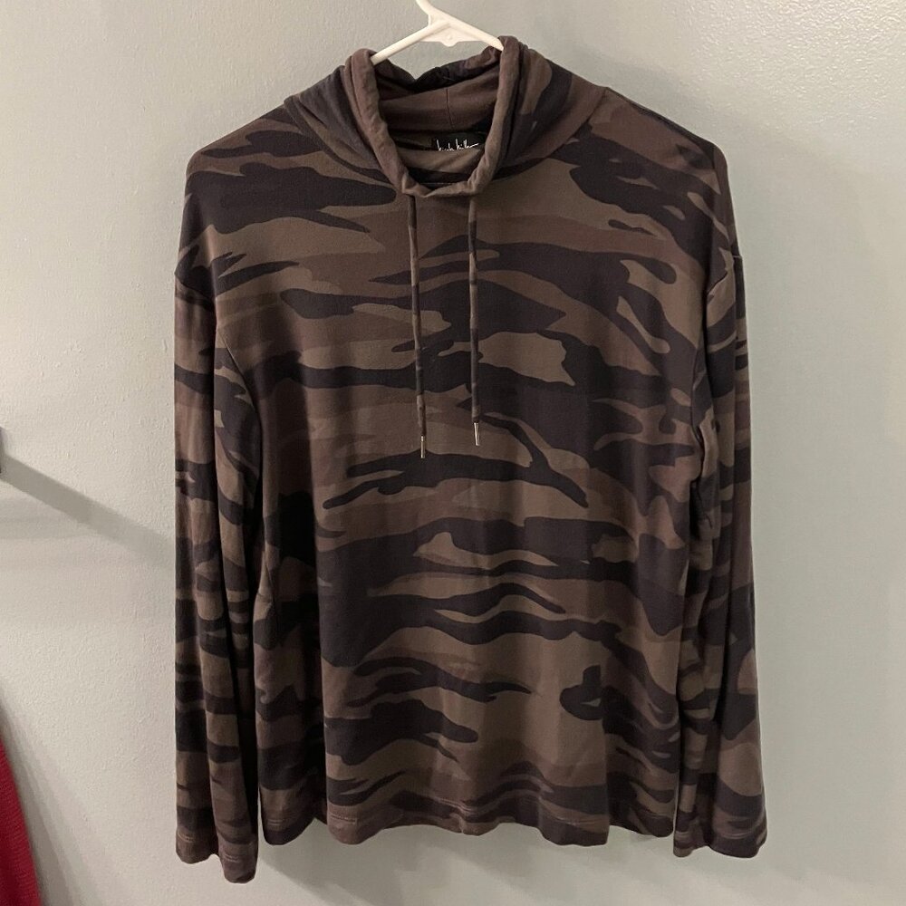 Nicole Miller New York Cozy Camo Turtleneck Top Size XS